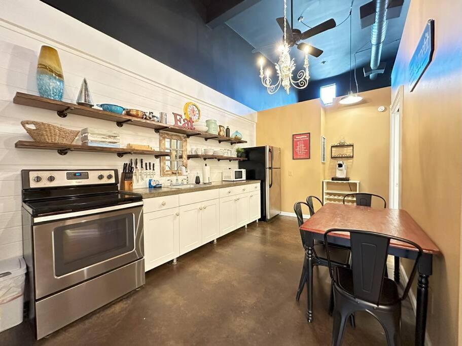 Appartamento Haven At Hazel~Downtown Loft Demorest Esterno foto